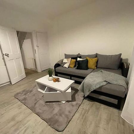 Comfortable 2 Bedroom On Tower Bridge Лондон Экстерьер фото