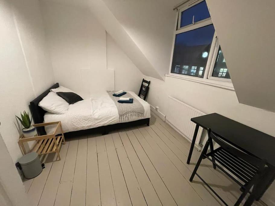 Comfortable 2 Bedroom On Tower Bridge Лондон Экстерьер фото