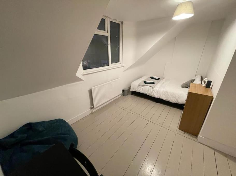 Comfortable 2 Bedroom On Tower Bridge Лондон Экстерьер фото